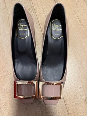 Roger Vivier Tan Leather Buckle Ballet Heels